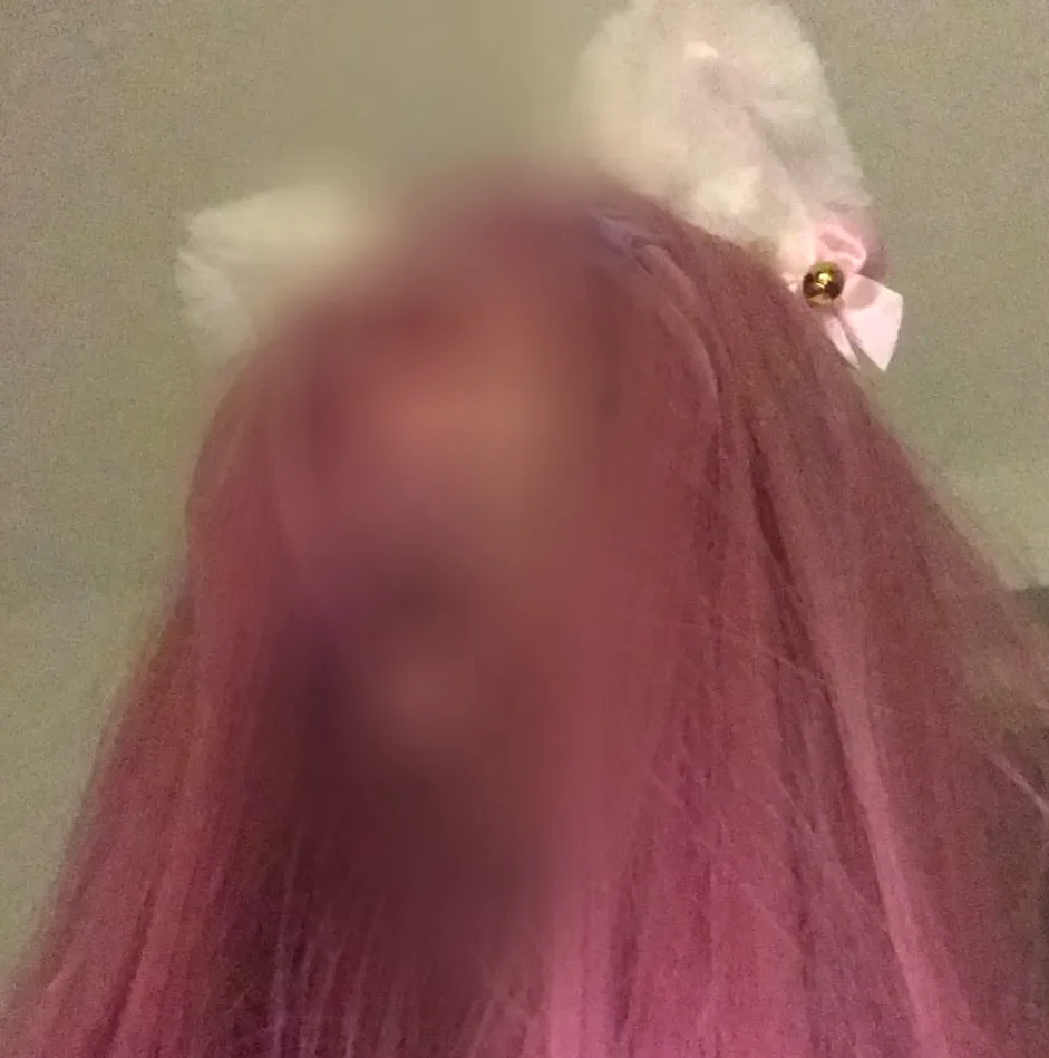 Agnes, 22