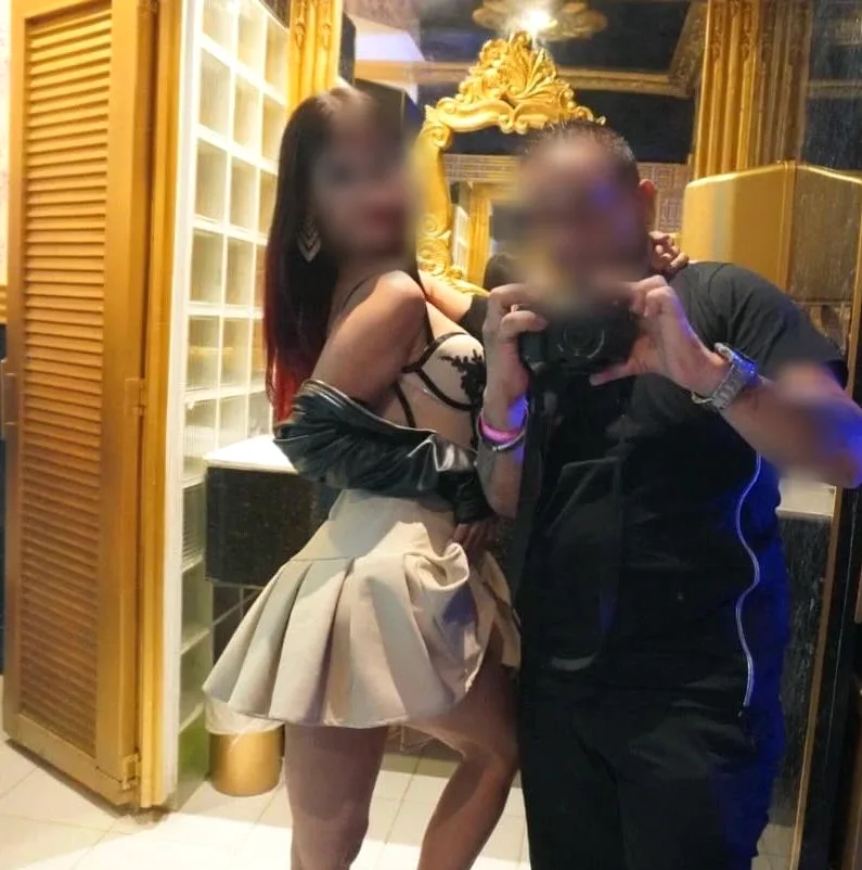Helena, 25