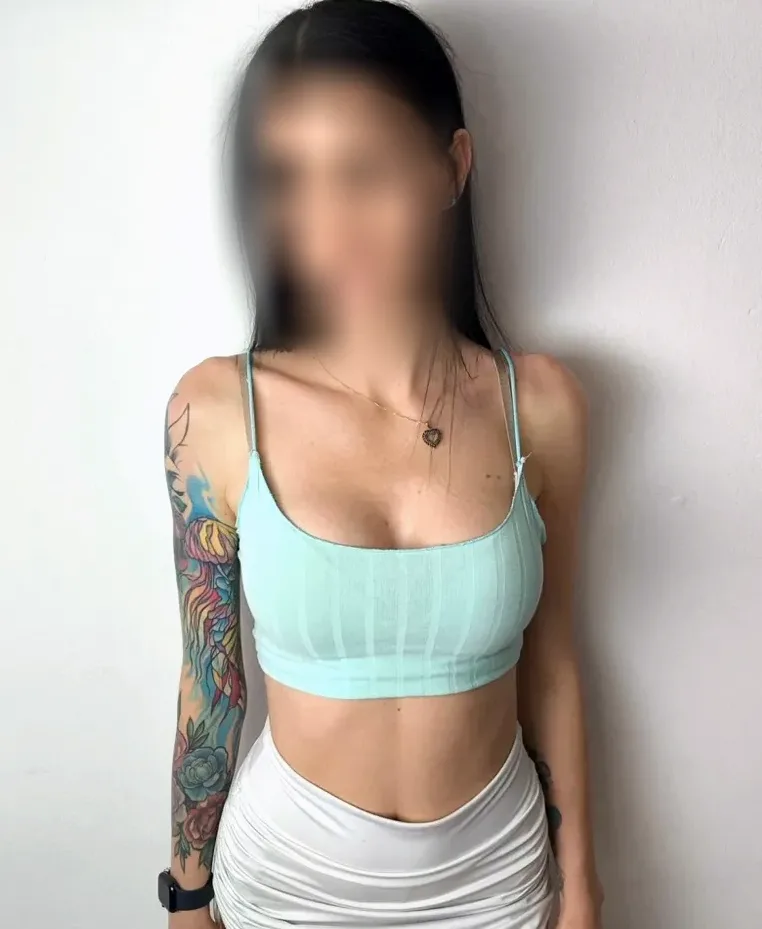 Jovana, 28