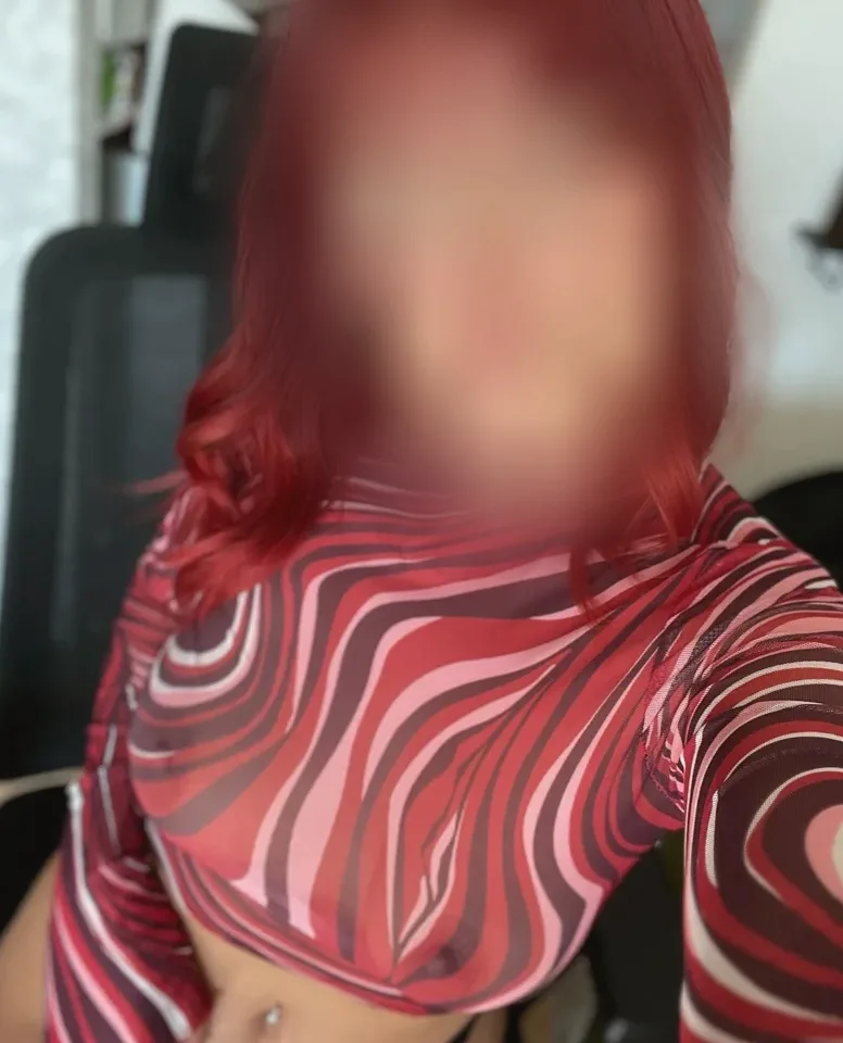 Leila, 26